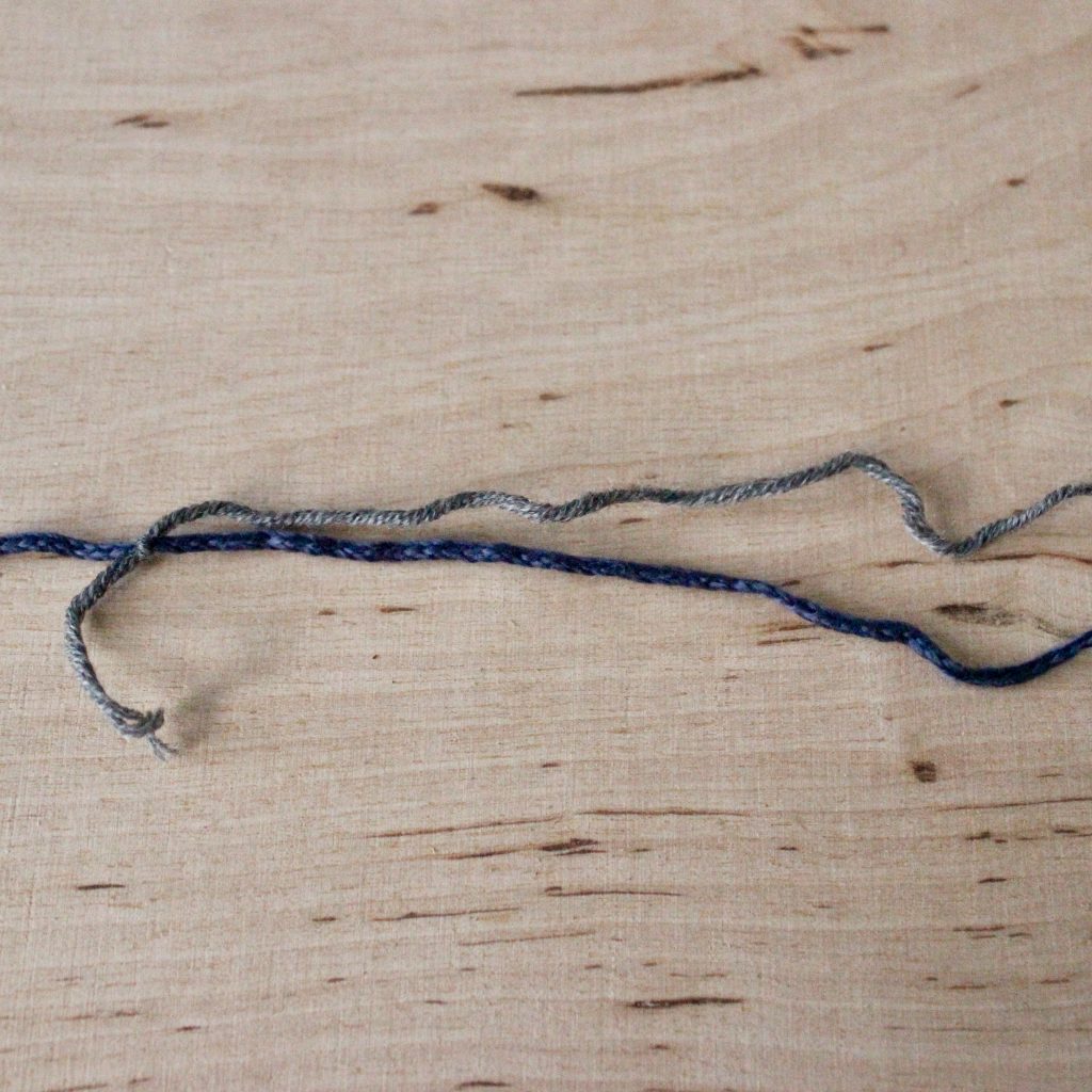 Schritt 2: Erstes Garn verknoten